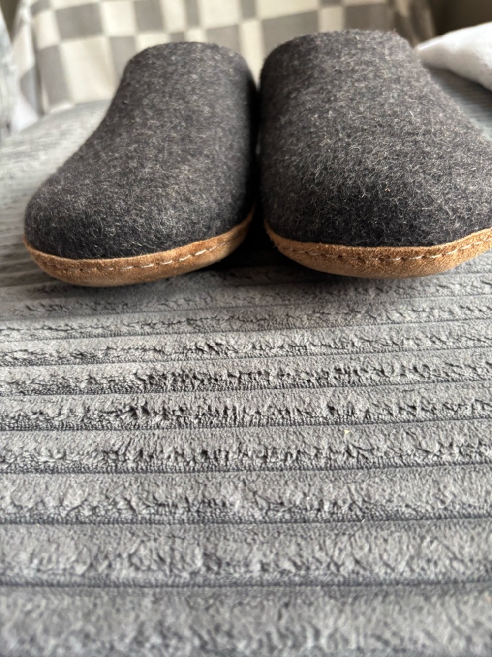 Kyrgies Gray Wool Felt Slip-On Slippers with Brown Suede Sole - Picture 3 of 5